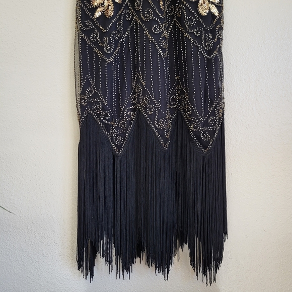 Beaded 20s Fringe Dress in Black & Gold - Picture 9 of 9